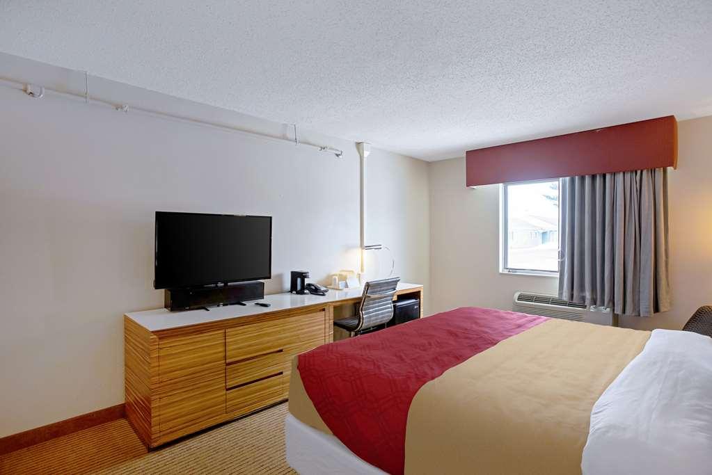Quality Inn Frontier At Us Hwy 30 Clinton Room photo